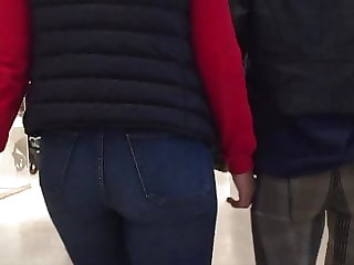 Gorgeous teen ass in jeans